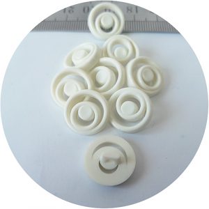 T-Shirt Button 16mm Swirl Ivory